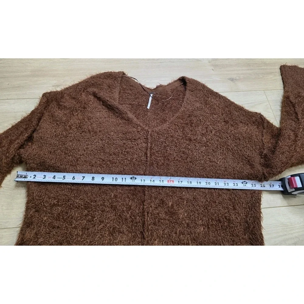 Free People Sweater Women's Icing V Neck Fuzzy Super Soft Cozy Pullover Size M - Picture 12 of 14